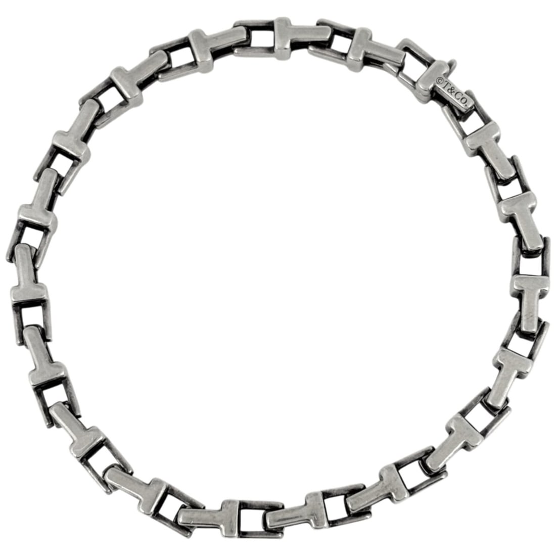 Tiffany & Co. T Narrow Chain Bracelet, Sterling Silver 925, Women's Bracelet: --- Catalog ---Category: SizeLength: 18cm / 7.08''Category: DesignType: Charm braceletColor: SilverGender: WomenMaterial: Silver 925Category: GeneralBrand: Tiffany--- Item List ---Section: ConditionRa