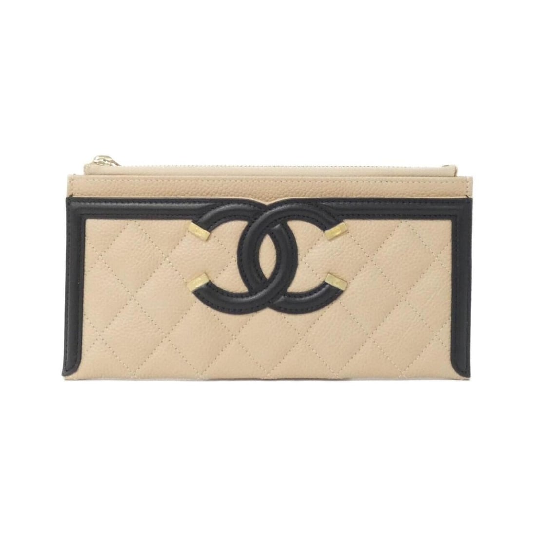 Chanel 81942 Handbag Pouch: --- Catalog ---Category: SizeSize (HxWxD): 10cm x 19.5cm x 5.00mm / 3.93'' x 7.67'' x 0.19''Category: DesignType: Handbag, PouchColor: Beige, BlackGender: WomenMaterial: Grained Calfskin Category: Gen