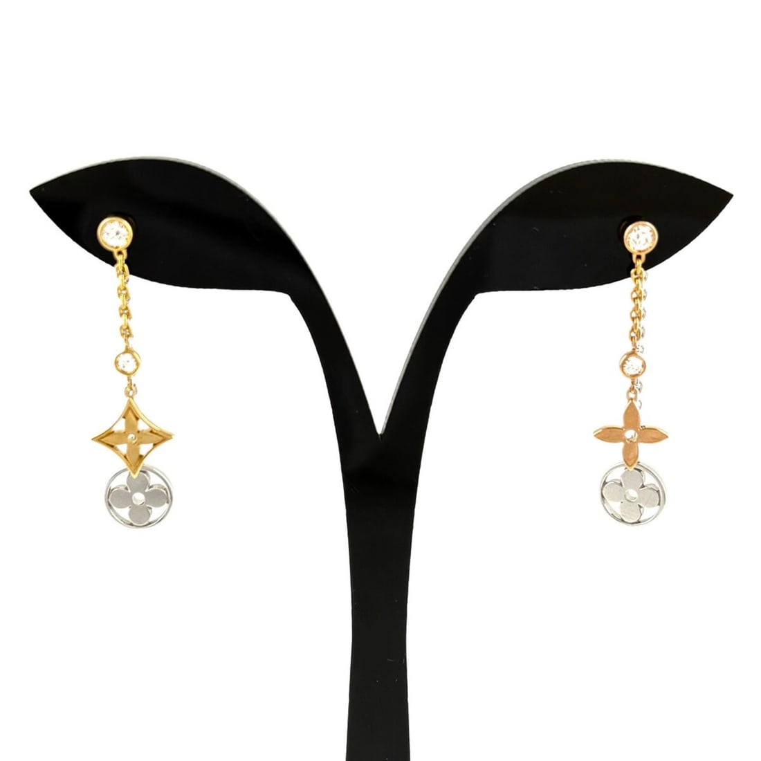 Louis Vuitton Boucles d'Oreilles Monogram Idylle Earrings, Yellow Gold (YG), with Small Diamonds,: --- Catalog ---Category: SizeSize (HxWxD): 28.00mm x 9.90mm / 1.10'' x 0.39''Category: DesignType: Chain earringsColor: Yellow goldGender: WomenCategory: GeneralBrand: Louis Vuitton--- Item List ---Se