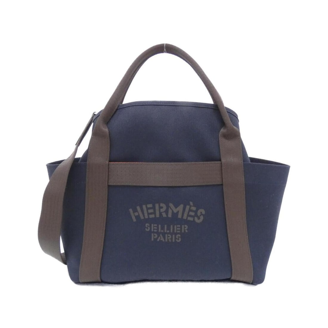 Hermes Sac de Pansage Groom 068312CK Handbag: --- Catalog ---Category: SizeSize (HxWxD): 32cm x 38cm x 16cm / 12.59'' x 14.96'' x 6.29''Category: DesignType: HandbagColor: Blue, NavyGender: Women,MenMaterial: Canvas Category: GeneralMPN:
