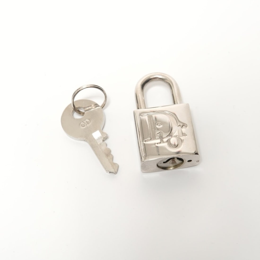 Van Cleef & Arpels Perlee Medium Ring - 13