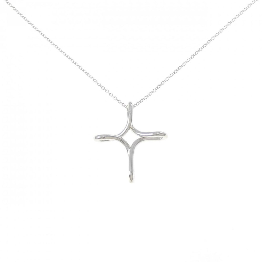 Tiffany & Co. Infinity Cross Necklace: --- Catalog ---Category: SizePendant Size: 24.7mm x 21.9mm / 0.97'' x 0.86''Neck Circumference: 44 cm / 17.32''Category: DesignColor: SilverGender: WomenMaterial: Silver 925Pendant Type: