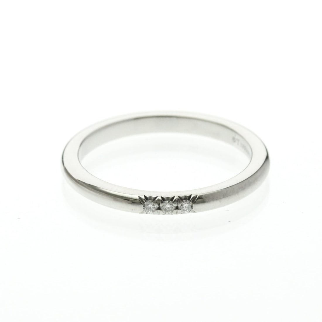 Tiffany Forever Wedding 3P Diamond Platinum Fashion Diamond Band Ring Silver: --- Catalog ---Category: SizeWidth: 1.8mm / 0.07''Weight: 3.3g / 0.11oz.JP Size: 9US Size: 5Category: DesignType: Band ringColor: SilverMetal: PlatinumStone: DiamondStyle: FashionGender: Men,WomenMate