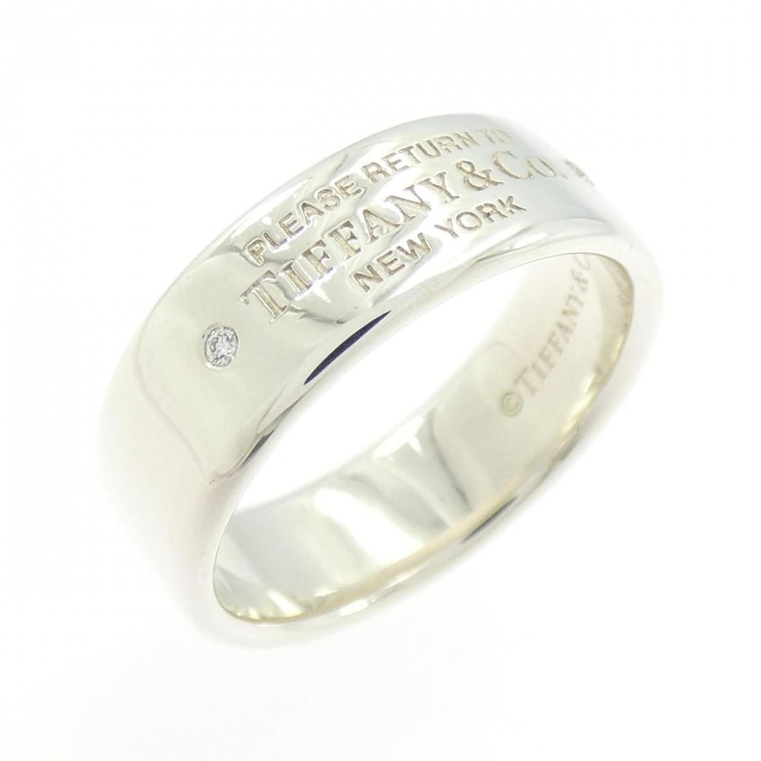 Tiffany & Co. Return to Narrow Ring: --- Catalog ---Category: SizeJP Size: 11.5US Size: 6Category: DesignType: Band ringColor: SilverStone: DiamondGender: WomenMaterial: Silver 925Category: GeneralBrand: Tiffany--- Item List ---Section: