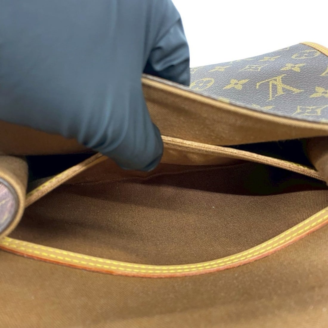 Cartier logo ring - 10