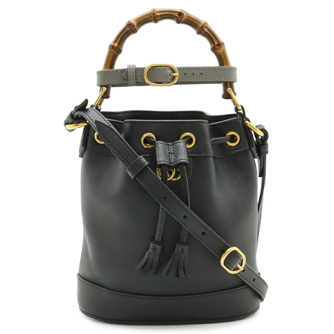 GUCCI Diana Bamboo Shoulder Bag Handbag Bucket Leather Black 724667: --- Catalog ---Category: SizeSize (HxWxD): 20cm x 19cm x 9cm / 7.87'' x 7.48'' x 3.54''Category: DesignType: Handbag, Shoulder bagColor: BlackGender: WomenMaterial: Bamboo , Leather Category: GeneralB