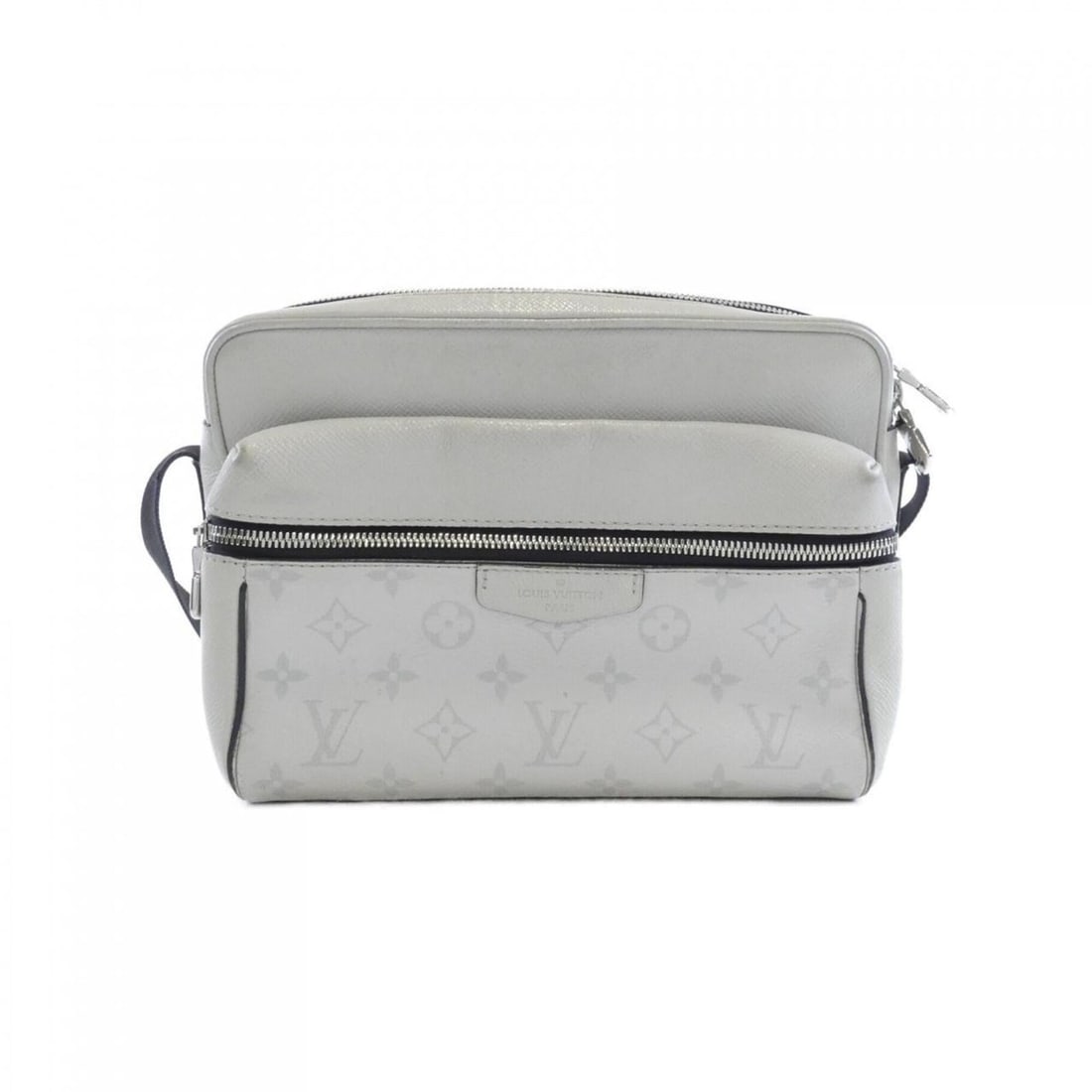 Louis Vuitton Taiga Rama Outdoor Messenger PM M30243 Shoulder Bag: --- Catalog ---Category: SizeSize (HxWxD): 19cm x 26cm x 9cm / 7.48'' x 10.23'' x 3.54''Category: DesignType: Shoulder bagColor: GrayGender: WomenMaterial: Coated canvas , Leather Leather/Fur Type: