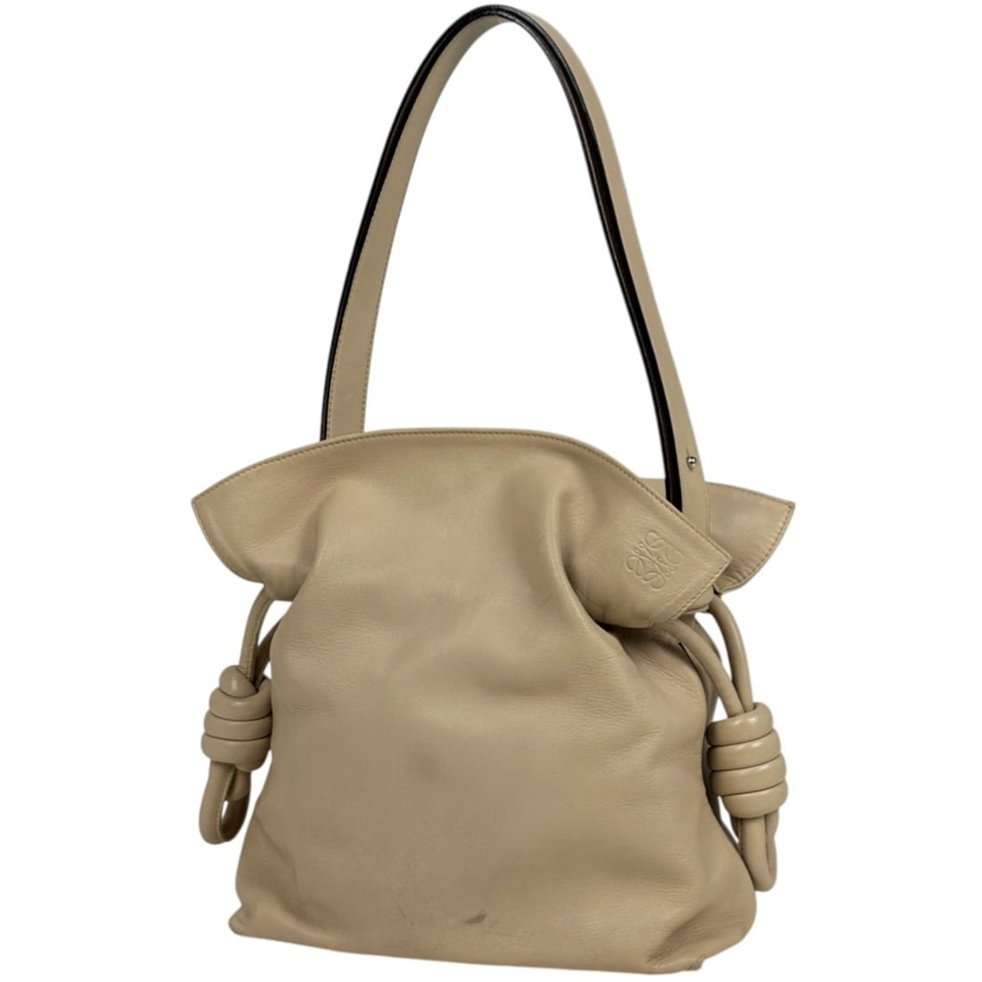 Loewe Flamenco Knot Shoulder Bag, Anagram Leather, Beige, Women's: --- Catalog ---Category: SizeSize (HxWxD): 27cm x 25cm x 11cm / 10.62'' x 9.84'' x 4.33''Category: DesignType: Shoulder bagColor: BeigeGender: WomenMaterial: Leather Category: GeneralBrand: Loewe--- I