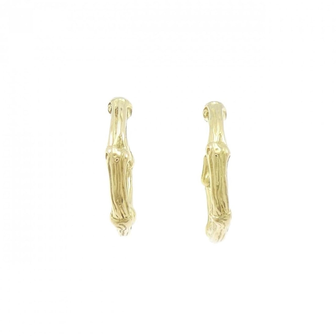 Tiffany Bamboo Earrings: --- Catalog ---Category: SizeSize (HxWxD): 26.30mm x 4.20mm / 1.04'' x 0.17''Category: DesignType: Half hoop earringsColor: Yellow goldGender: WomenMaterial: Yellow gold (18K)Category: GeneralBrand: