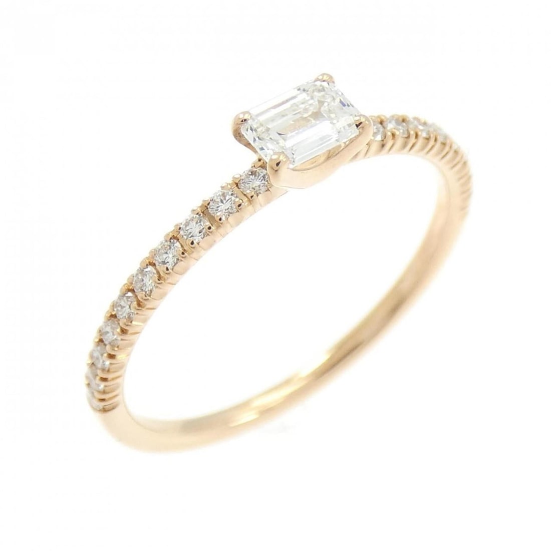 Cartier Etincelle Ring: --- Catalog ---Category: SizeUS Size: 5Brand Size: 49Category: DesignType: Band ringColor: Pink goldStone: DiamondGender: WomenMaterial: Pink gold (18K)Category: GeneralBrand: Cartier--- Item List