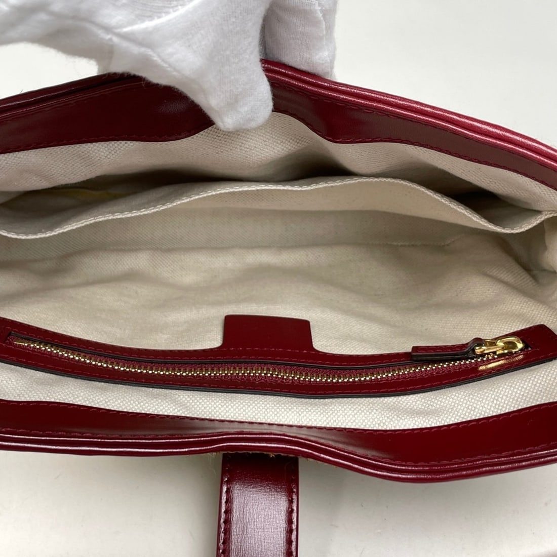 Louis Vuitton Essential V Earrings M68153 - 10