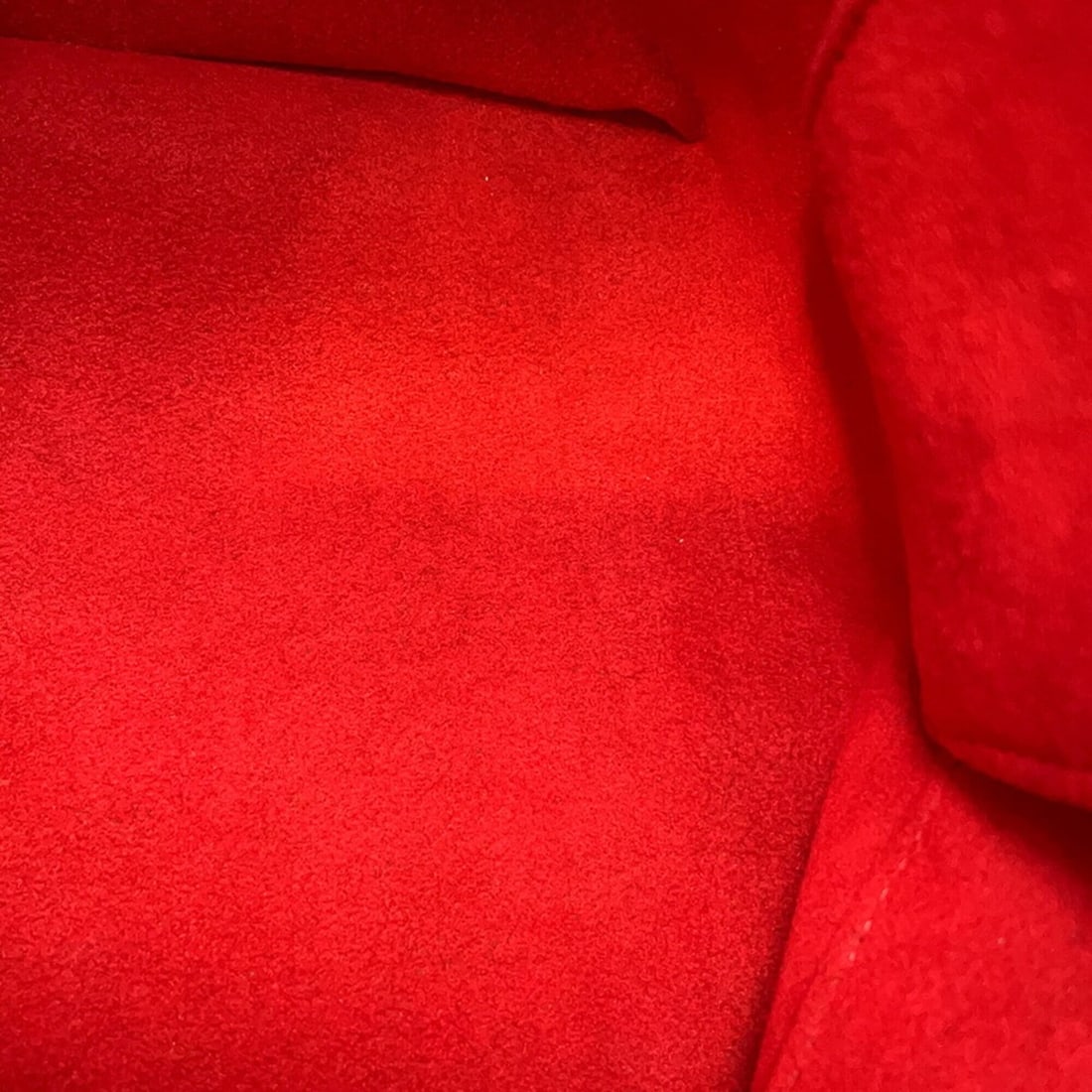 Louis Vuitton Essential V Earrings M68153 - 11