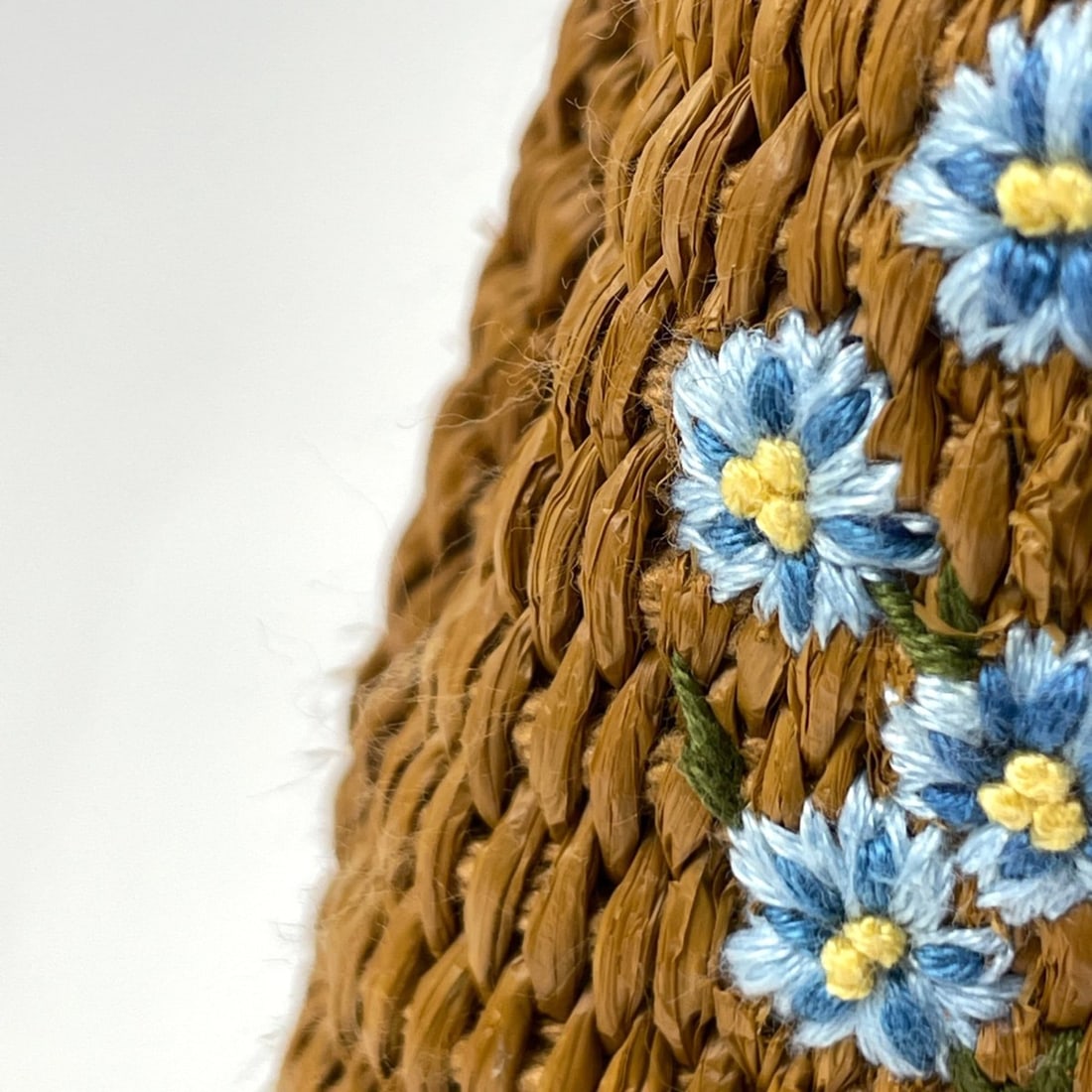 Louis Vuitton Essential V Earrings M68153 - 5