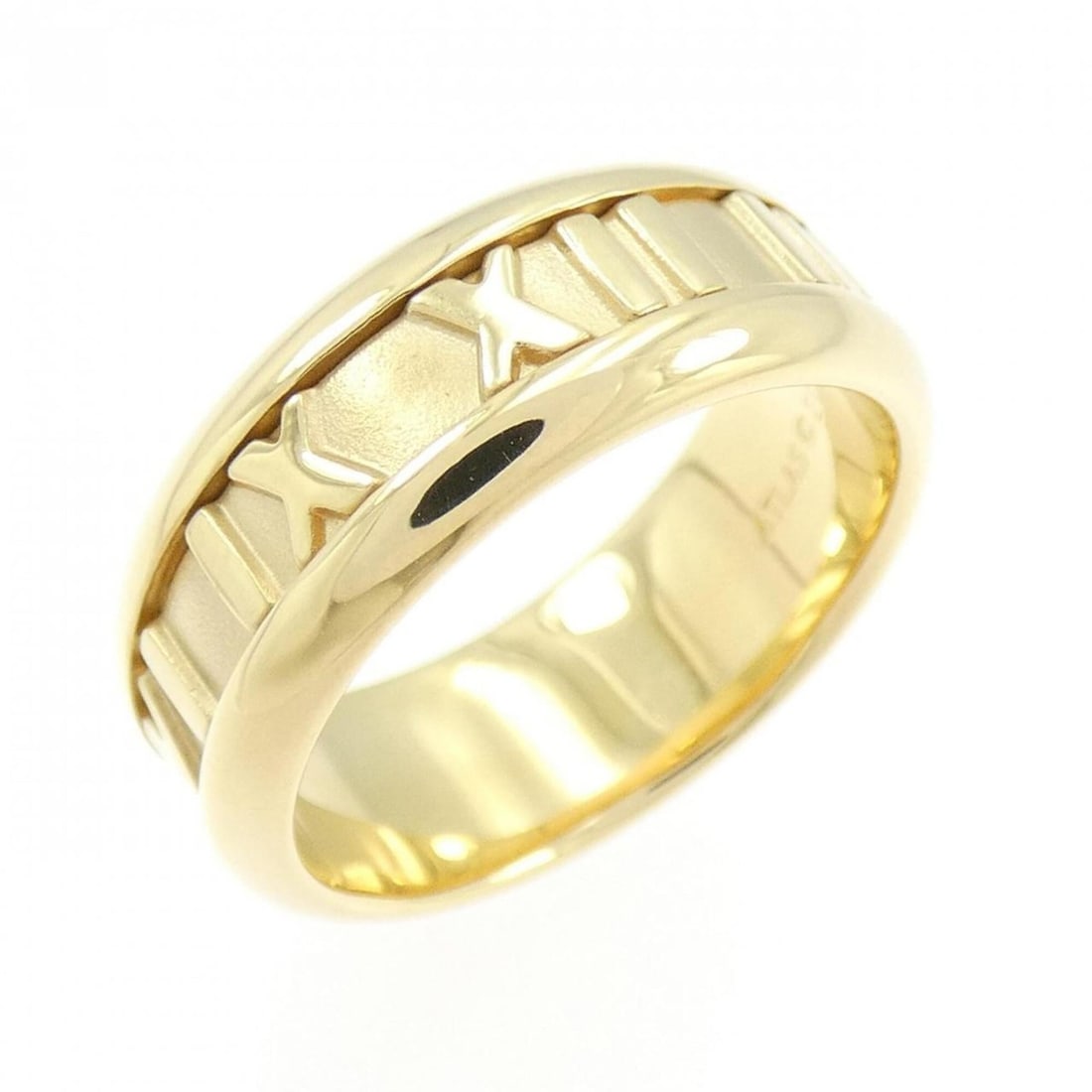 Tiffany Atlas Ring: --- Catalog ---Category: SizeJP Size: 10US Size: 5.5Category: DesignType: Band ringColor: Yellow goldGender: WomenMaterial: Yellow gold (18K)Category: GeneralBrand: Tiffany--- Item List ---Section: Co