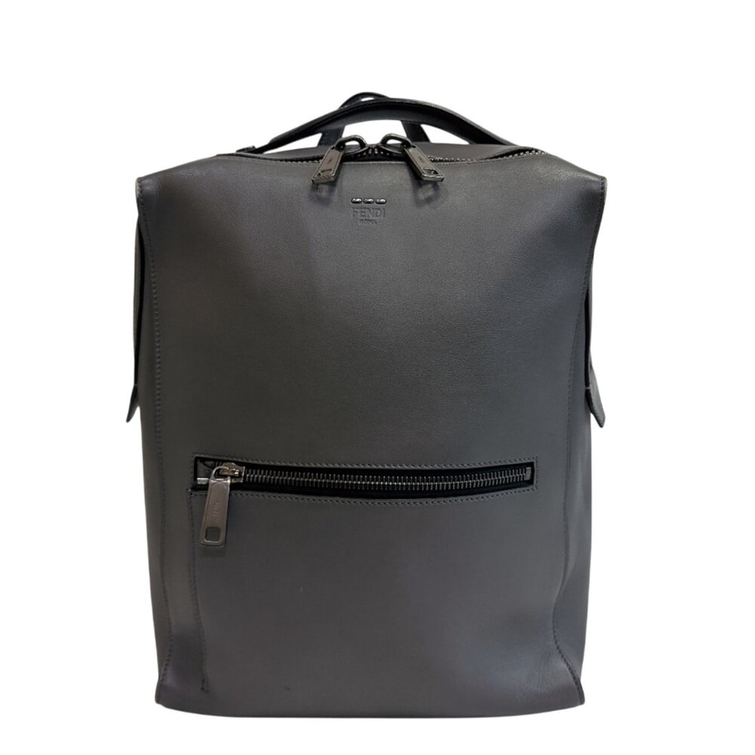 FENDI 7VZ027 Backpack, Rucksack, Daypack, Bag, Gray: --- Catalog ---Category: SizeSize (HxWxD): 34.5cm x 28cm x 9cm / 13.58'' x 11.02'' x 3.54''Category: DesignType: BackpackColor: GrayGender: Women,MenMaterial: Leather Category: GeneralBrand: Fendi---