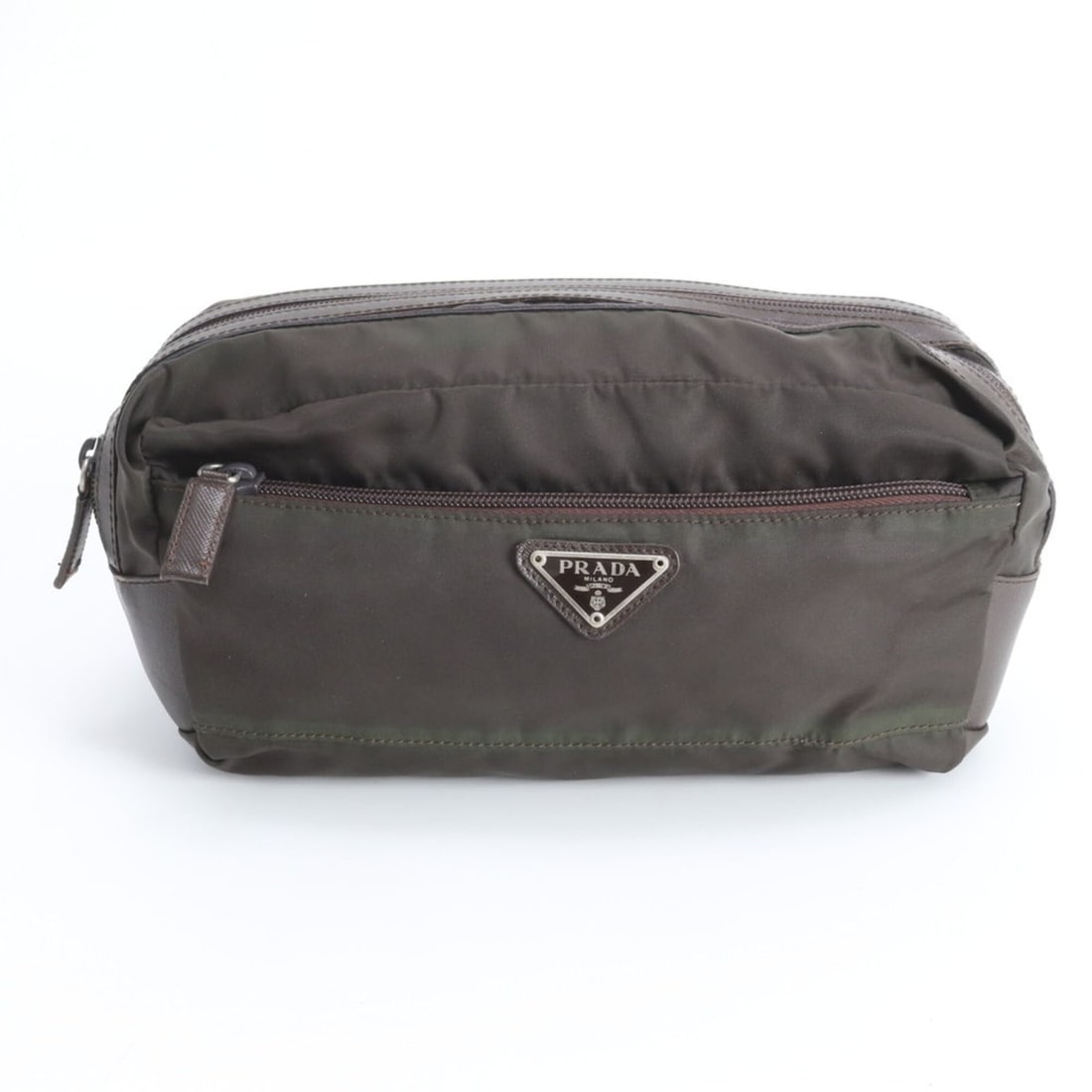 Prada Tessuto Nylon Triangle Logo Leather Clutch Handbag, Pouch, Second Bag, Brown, Women's: --- Catalog ---Category: SizeSize (HxWxD): 13cm x 23cm x 13cm / 5.11'' x 9.05'' x 5.11''Category: DesignType: Handbag, PouchColor: BrownGender: WomenMaterial: Nylon , Leather Category: GeneralBrand: P