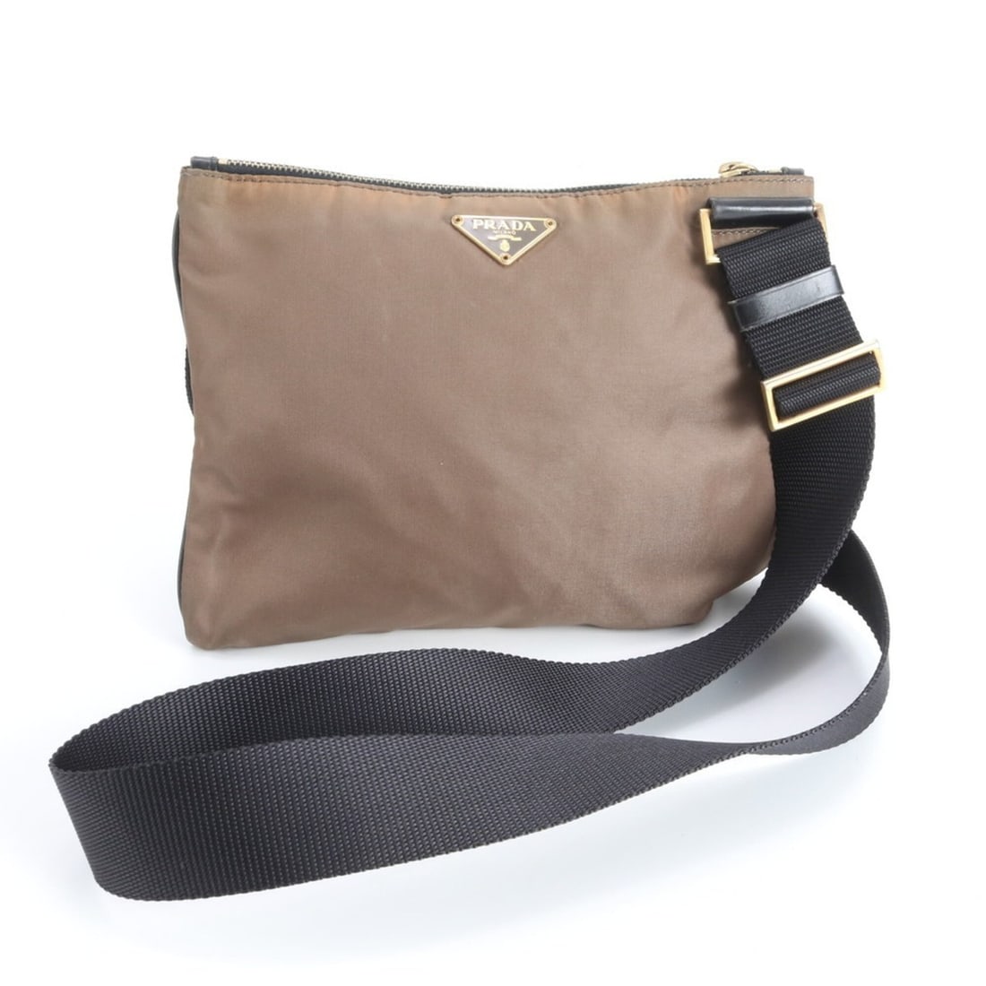 Prada Tessuto Nylon Triangle Logo Leather Shoulder Bag, Crossbody Messenger Brown, Men's: --- Catalog ---Category: SizeSize (HxWxD): 18cm x 23cm x 1cm / 7.08'' x 9.05'' x 0.39''Category: DesignType: Shoulder bagColor: BrownGender: MenMaterial: Nylon , Leather Category: GeneralBrand: PradaC