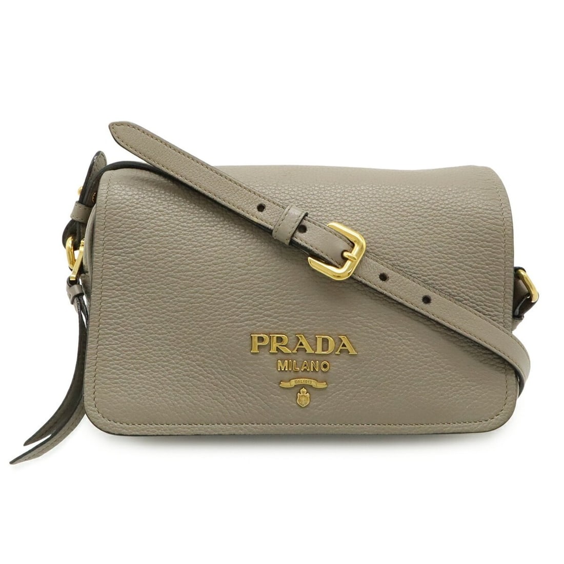 PRADA Prada Pochette Shoulder Bag Flap Leather Gray 1BD163: --- Catalog ---Category: SizeWeight: 610g / 1.34lb.Size (HxWxD): 15.5cm x 23cm x 6cm / 6.1'' x 9.05'' x 2.36''Strap Length: 127cm / 49.99''Category: DesignType: Pochette, Shoulder bagColor: GrayGender