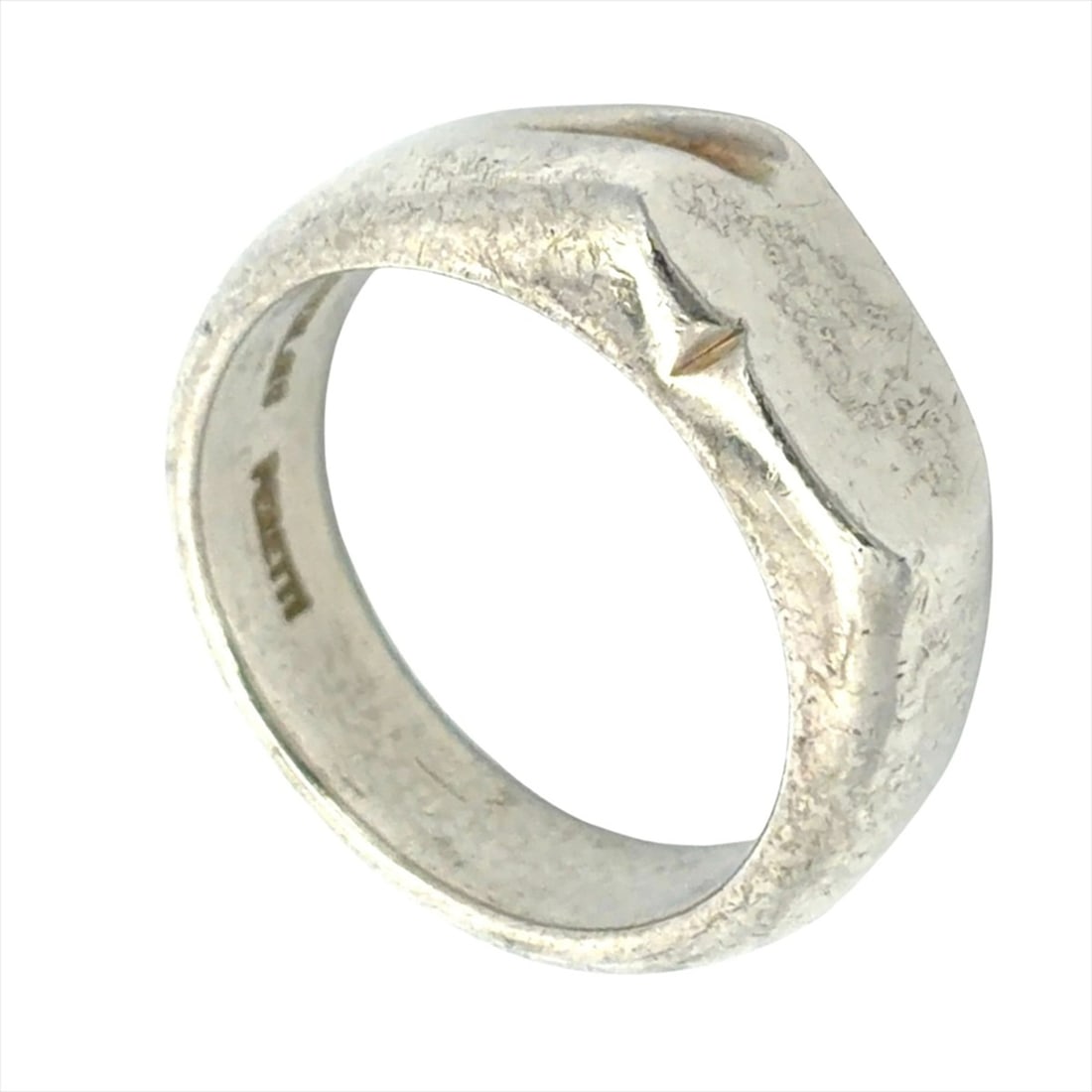 Tiffany & Co. Elsa Peretti Signet Heart Ring, approximately 6.1g, made of SV925 sterling silver.: --- Catalog ---Category: SizeJP Size: 9US Size: 5Category: DesignType: Band ringColor: SilverGender: WomenMaterial: Silver 925Category: GeneralBrand: Tiffany--- Item List ---Section: