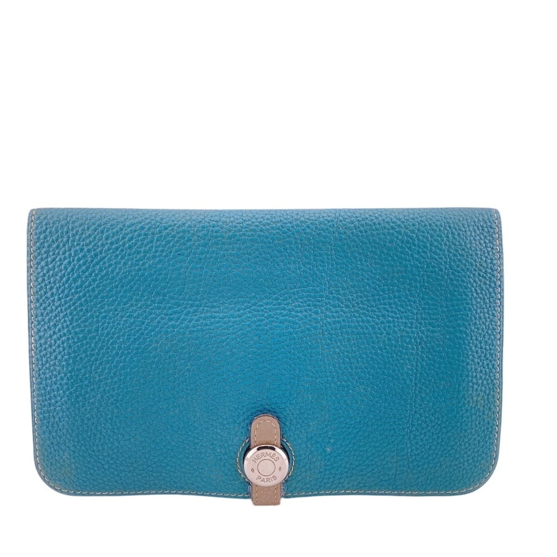 HERMES Dogon GM Long Wallet with Sellier Buttons, Blue: --- Catalog ---Category: SizeSize (HxWxD): 12cm x 20cm / 4.72'' x 7.87''Category: DesignType: Long wallet (bi-fold)Color: Beige, BlueGender: Women,MenMaterial: Togo leather Category: GeneralLine: Dogo