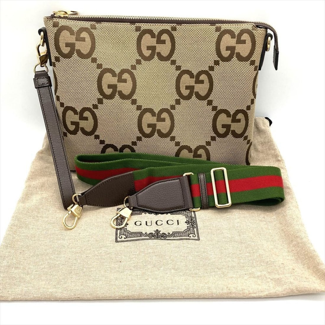 Gucci Jumbo GG Shoulder Bag/Clutch Bag (2-way) Canvas Leather 699130?527066 Beige Men's/Women's: --- Catalog ---Category: SizeSize (HxWxD): 22cm x 31cm x 5cm / 8.66'' x 12.2'' x 1.96''Category: DesignType: Shoulder bagColor: BeigeGender: Men,WomenMaterial: GG canvas , Canvas Category: GeneralMPN: