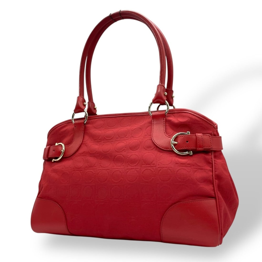 Salvatore Ferragamo Tote Bag, One Shoulder, Gancini Pattern, Canvas and Leather, Red, Gold Hardware,: --- Catalog ---Category: SizeSize (HxWxD): 22cm x 31cm x 13cm / 8.66'' x 12.2'' x 5.11''Category: DesignType: Tote bagColor: Red colorGender: WomenMaterial: Canvas , Leather Category: GeneralMPN: EE-2