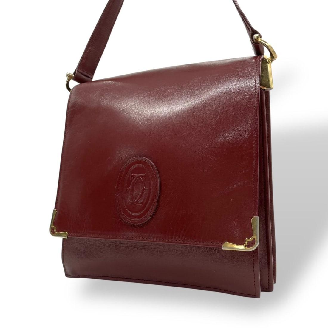 Cartier Must Line Shoulder Bag, Leather, Bordeaux, Hardware, Crossbody, Women's, D82: --- Catalog ---Category: SizeSize (HxWxD): 21cm x 20cm x 7cm / 8.26'' x 7.87'' x 2.75''Category: DesignType: Shoulder bagColor: BordeauxGender: WomenMaterial: Leather Category: GeneralBrand: CartierCo