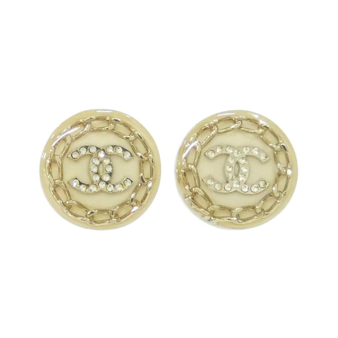 Chanel earrings: --- Catalog ---Category: SizeSize (HxWxD): 19.00mm x 19.00mm / 0.75'' x 0.75''Category: DesignType: Clip earringsColor: Beige, GoldGender: WomenCategory: GeneralBrand: Chanel--- Item List ---Section: