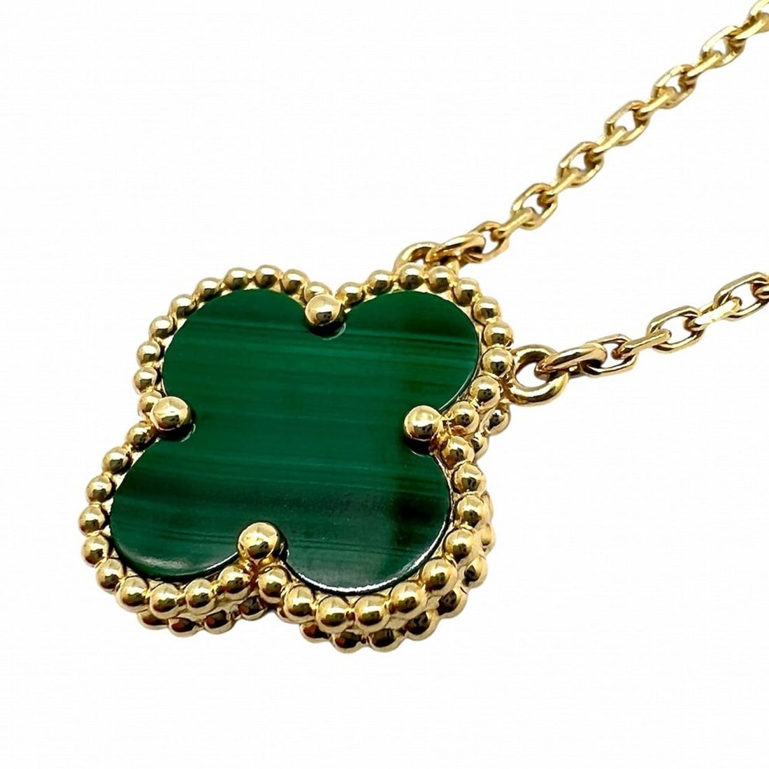 Van Cleef & Arpels Alhambra Necklace 18K Yellow Gold Malachite Green Pendant (Women's/Men's): --- Catalog ---Category: SizeWeight: 5.3g / 0.18oz.Pendant Size: 15mm x 15mm / 0.59'' x 0.59''Neck Circumference: 42 cm / 16.53''Category: DesignColor: Yellow goldStone: MalachiteGender: