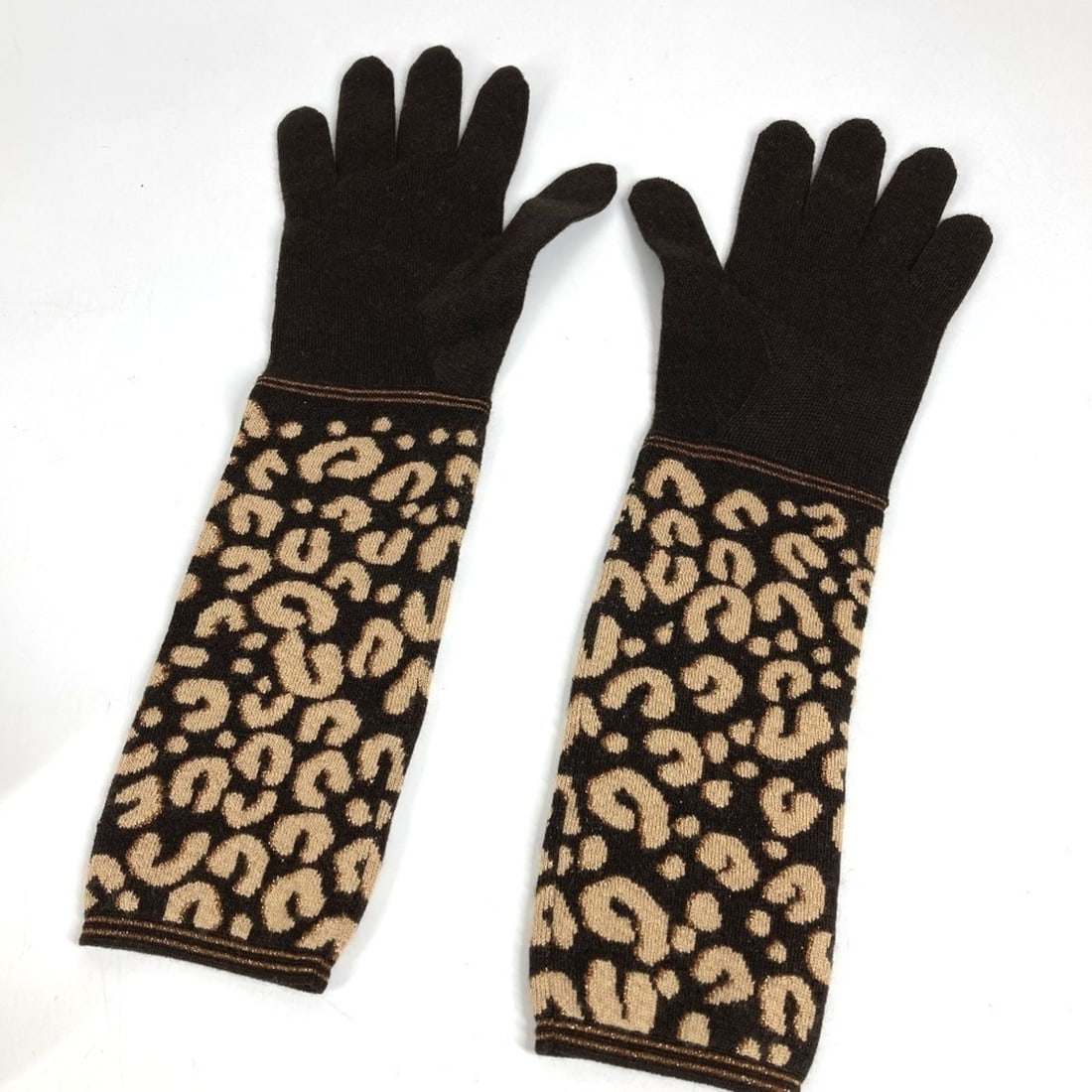 LOUIS VUITTON M58347 LV Glitter Gommail Leopard Print Long Gloves, Cashmere Silk, Women's, Brown: --- Catalog ---Category: SizeHand Width: 7.5cm / 2.95''Total Length: 38cm / 14.96''Category: DesignType: Long glovesColor: BrownGender: WomenMaterial: Cashmere , Silk Category: GeneralBrand: Louis Vui