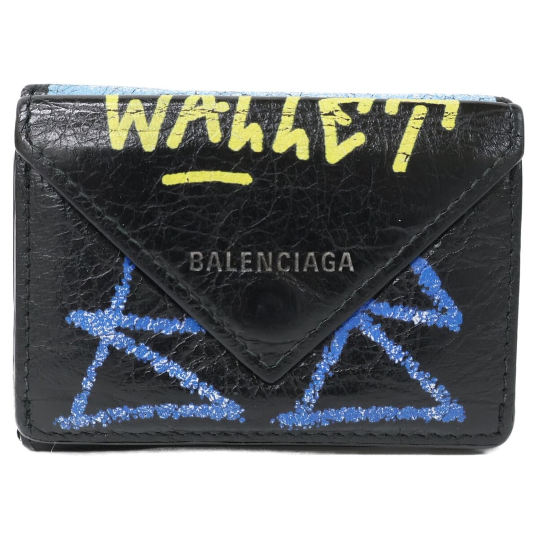 BALENCIAGA 391446 Graffiti Paper Mini Wallet Tri-fold (with coin purse) Black Women's: --- Catalog ---Category: SizeSize (HxWxD): 7cm x 9.5cm x 1.5cm / 2.75'' x 3.74'' x 0.59''Category: DesignType: Wallet (tri-fold)Color: BlackGender: WomenMaterial: Leather Category: GeneralBrand: Balen