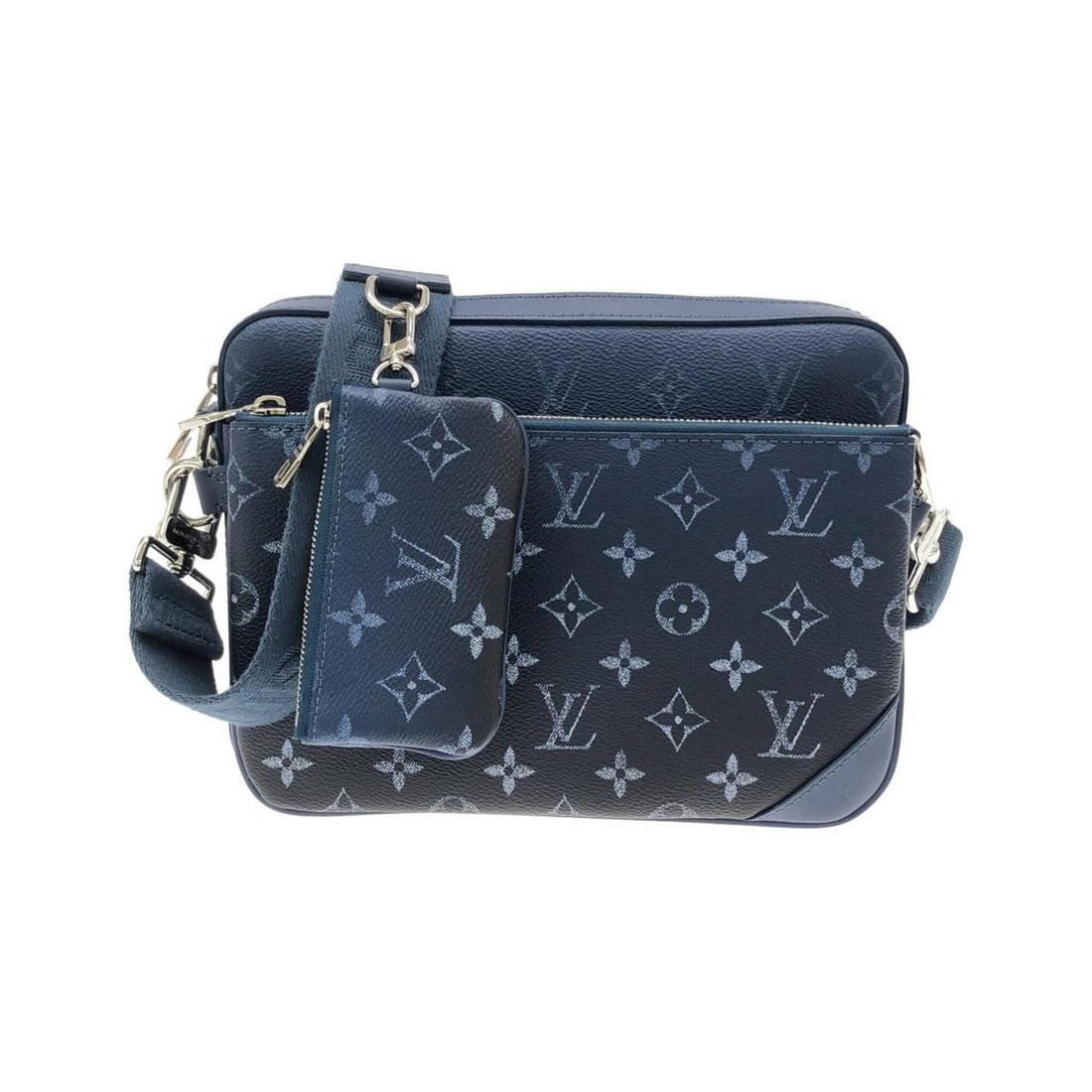 Louis Vuitton Monogram Gradient Trio Messenger M11592 Shoulder Bag: --- Catalog ---Category: SizeSize (HxWxD): 18.5cm x 25cm x 4cm / 7.28'' x 9.84'' x 1.57''Category: DesignType: Pouch, Shoulder bagColor: Blue, NavyGender: WomenMaterial: Leather Hardware Color: