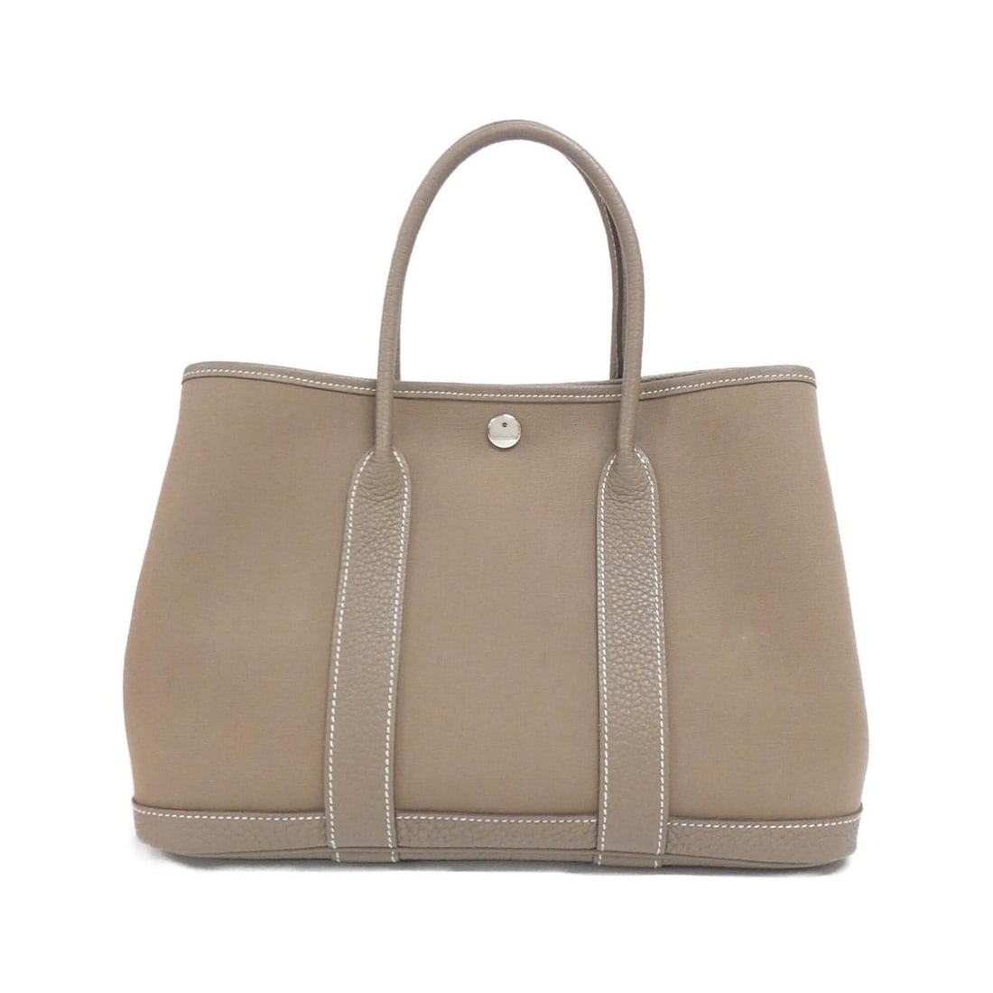 Hermes Garden Party Verso 30cm 082262CK Handbag: --- Catalog ---Category: SizeWeight: 400g / 14.1oz.Size (HxWxD): 21cm x 30cm x 14cm / 8.26'' x 11.81'' x 5.51''Handle Length: 26cm / 10.23''Category: DesignType: HandbagColor: Etoupe grayGender: Women