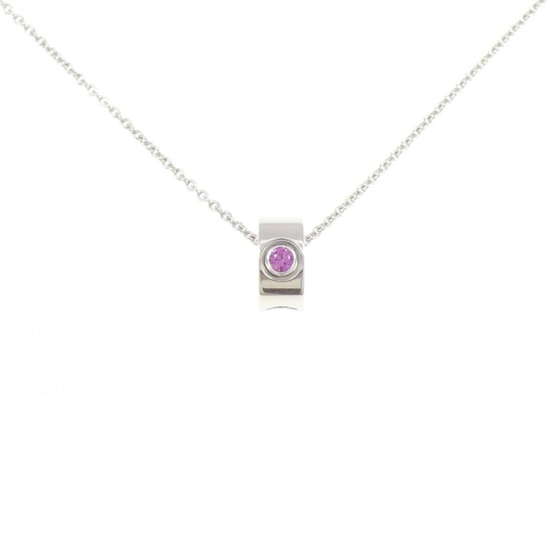 Louis Vuitton Pendant Empreinte Necklace: --- Catalog ---Category: SizePendant Size: 10.8mm x 5mm / 0.42'' x 0.19''Neck Circumference: 40 cm / 15.74''Category: DesignStone: SapphireGender: WomenMaterial: White gold (18K)Pendant Type: