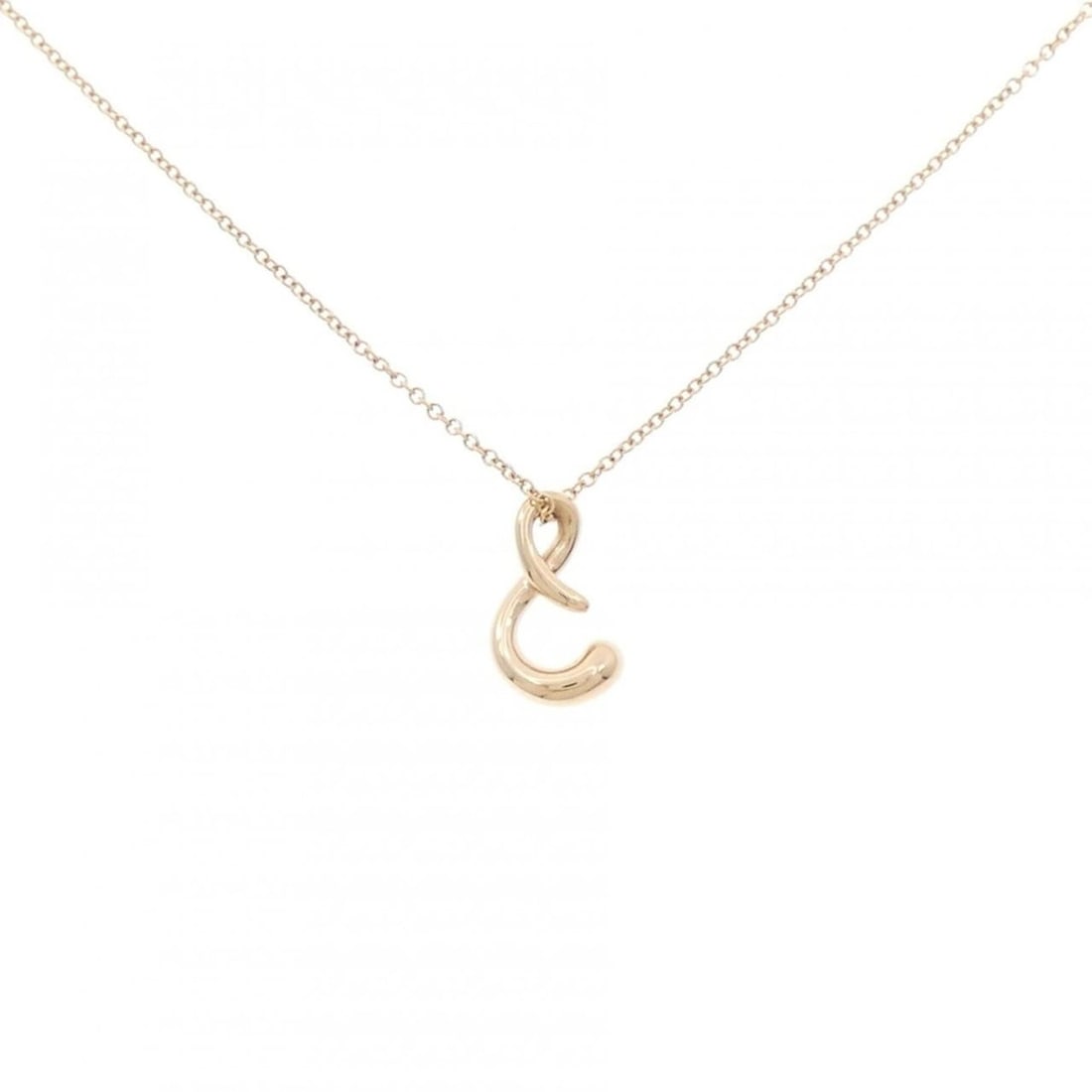 Tiffany Letter Necklace: --- Catalog ---Category: SizePendant Size: 10.9mm x 6.8mm / 0.42'' x 0.26''Neck Circumference: 40 cm / 15.74''Category: DesignGender: WomenMaterial: Pink gold (18K)Pendant Type: PendantNecklace Type:
