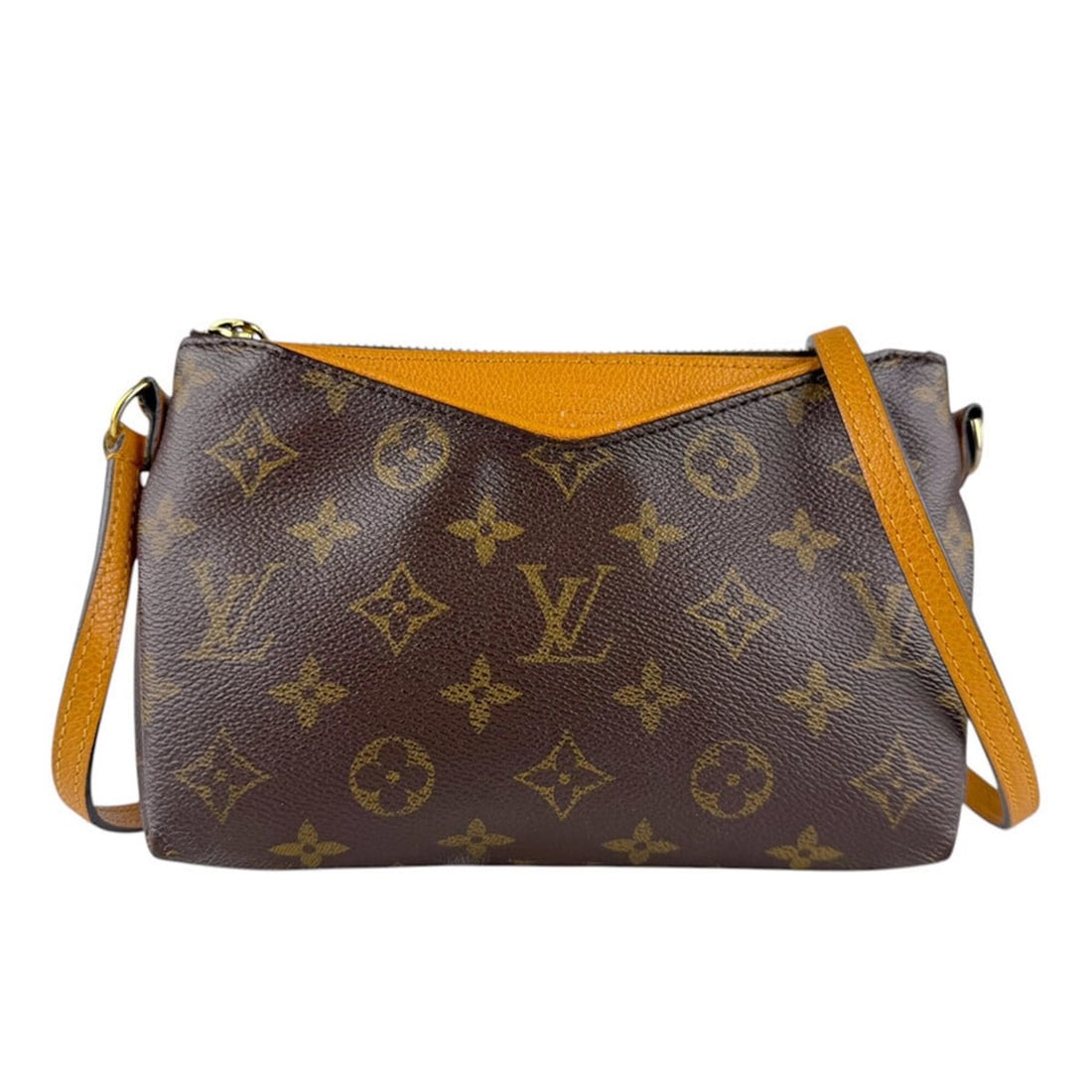 Louis Vuitton LOUIS VUITTON Shoulder Bag UNIFORMES Monogram Canvas Brown Orange Women's Free: --- Catalog ---Category: SizeSize (HxWxD): 15cm x 21cm x 3.5cm / 5.9'' x 8.26'' x 1.37''Category: DesignType: Shoulder bagColor: Brown, Monogram, OrangeGender: WomenMaterial: Monogram Category: