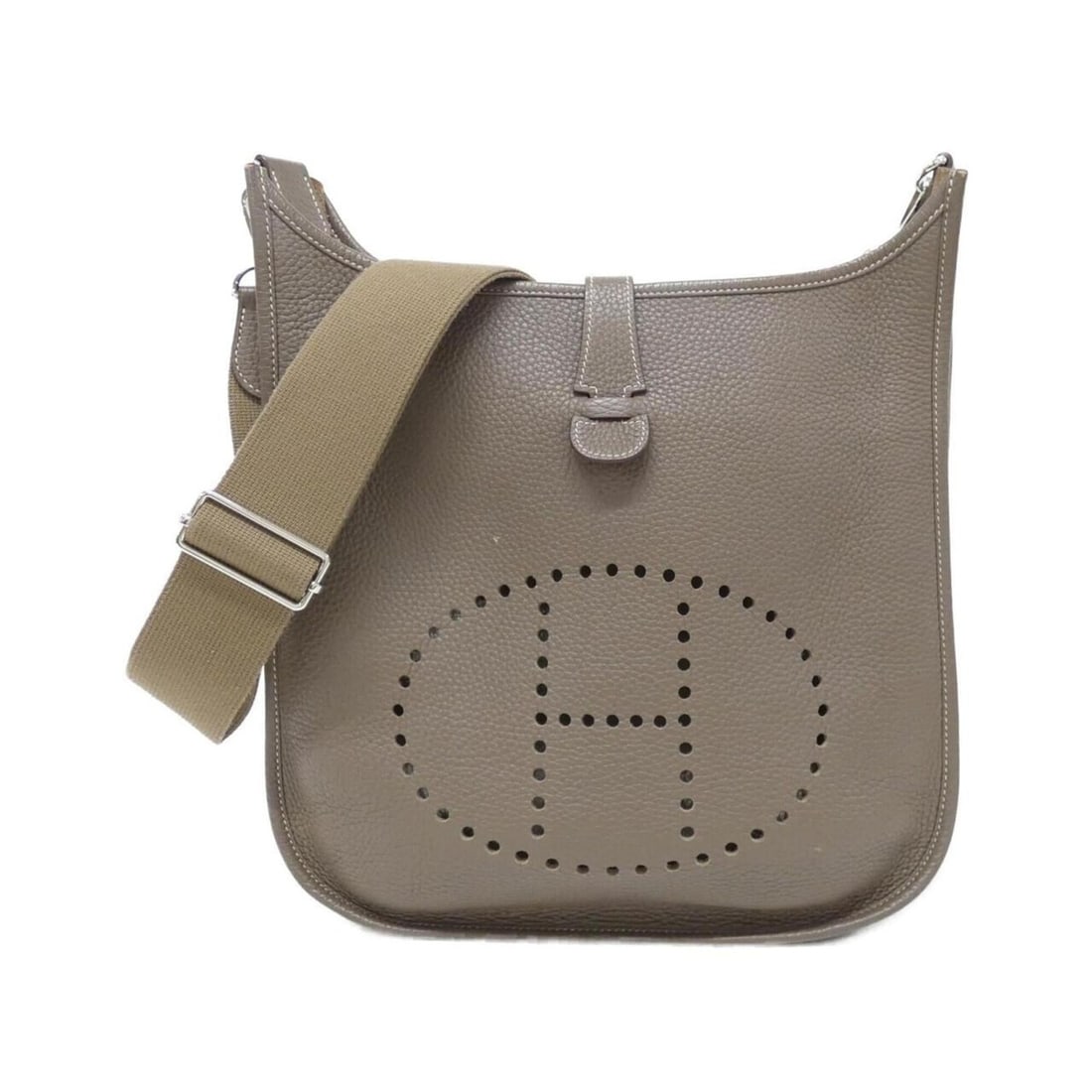 Hermes Evelyne 3 GM 056275CK Shoulder Bag: --- Catalog ---Category: SizeSize (HxWxD): 33cm x 32cm x 9cm / 12.99'' x 12.59'' x 3.54''Category: DesignType: Shoulder bagColor: Etoupe grayGender: Women,MenMaterial: Taurillon clemence leather