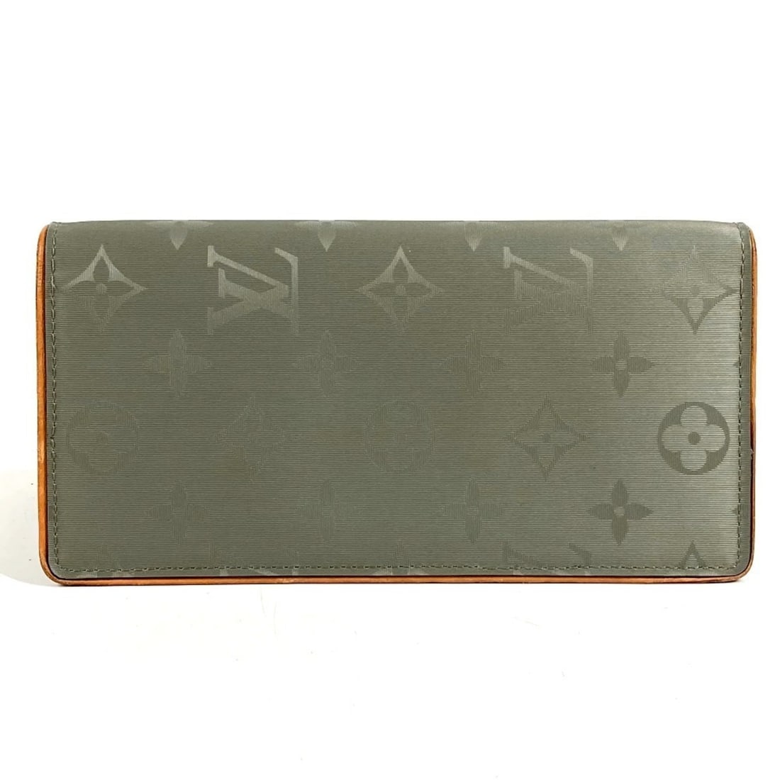 LOUIS VUITTON M63236 Monogram Titanium Portefeuille Brazza Long Wallet, Bi-fold, Canvas Leather,: --- Catalog ---Category: SizeSize (HxWxD): 19cm x 9.5cm / 7.48'' x 3.74''Category: DesignType: Long wallet (bi-fold)Color: GrayGender: Men,Women,UnisexMaterial: Canvas , Leather Category: GeneralLine: