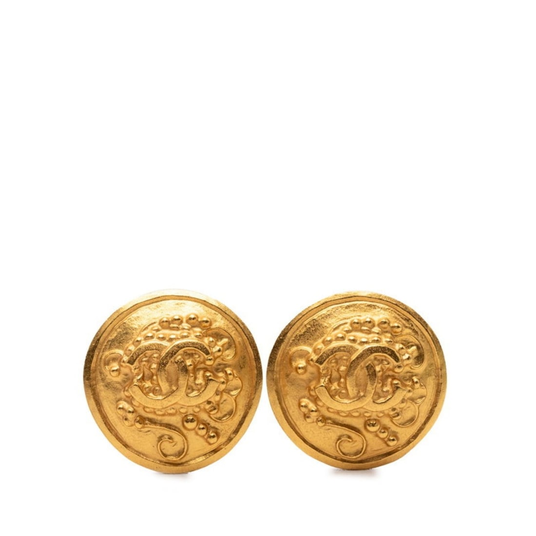 Chanel Coco Mark Round Earrings, Gold Plated, Women's CHANEL: --- Catalog ---Category: SizeSize (HxWxD): 21.20mm x 21.20mm / 0.83'' x 0.83''Category: DesignType: Clip earringsColor: GoldGender: WomenMaterial: Gold platingCategory: GeneralBrand: Chanel--- Item Li