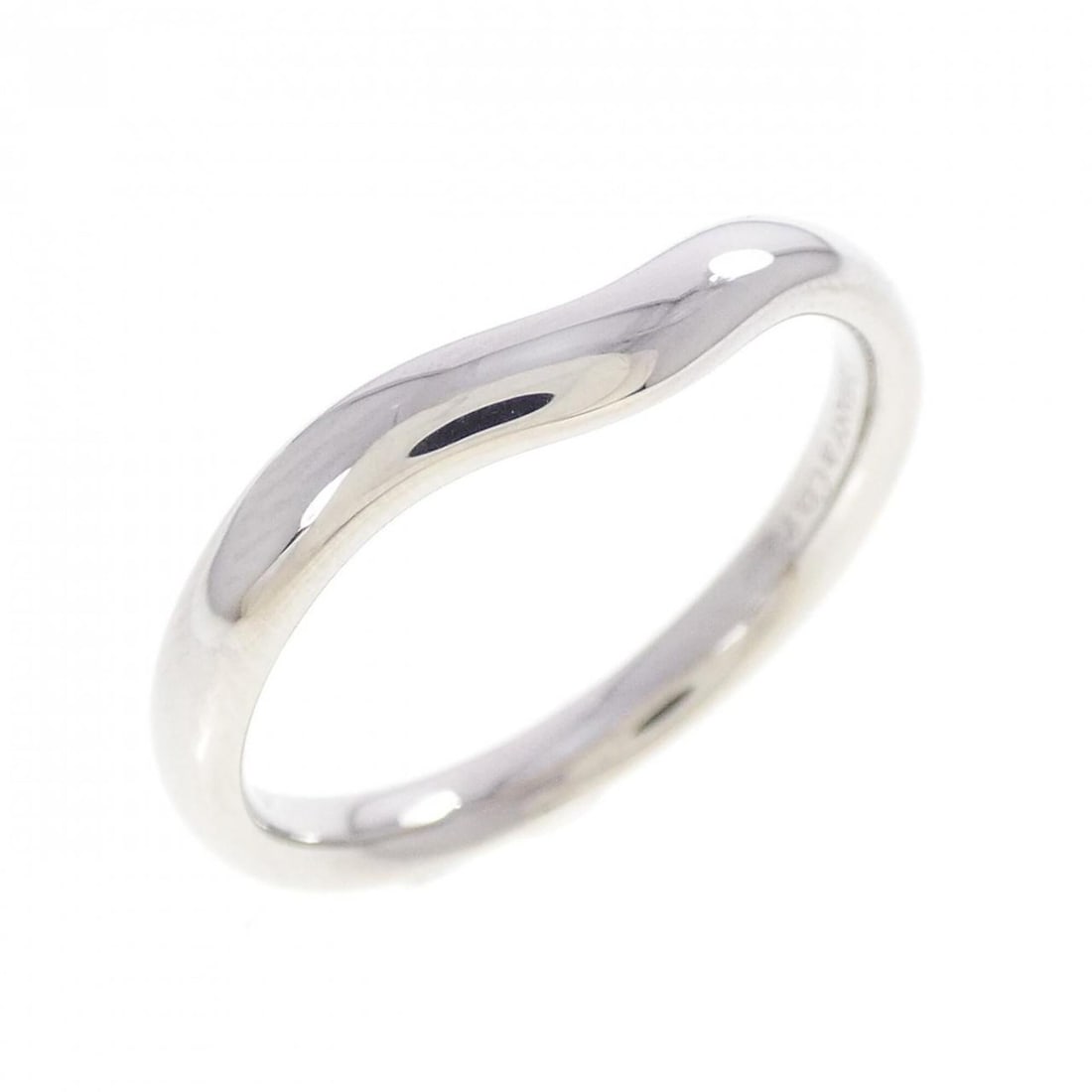 Tiffany Curved Ring: --- Catalog ---Category: SizeJP Size: 17.5US Size: 8.5Category: DesignType: Band ringColor: PlatinumGender: Women,MenMaterial: Platinum 950Category: GeneralBrand: Tiffany--- Item List ---Section: