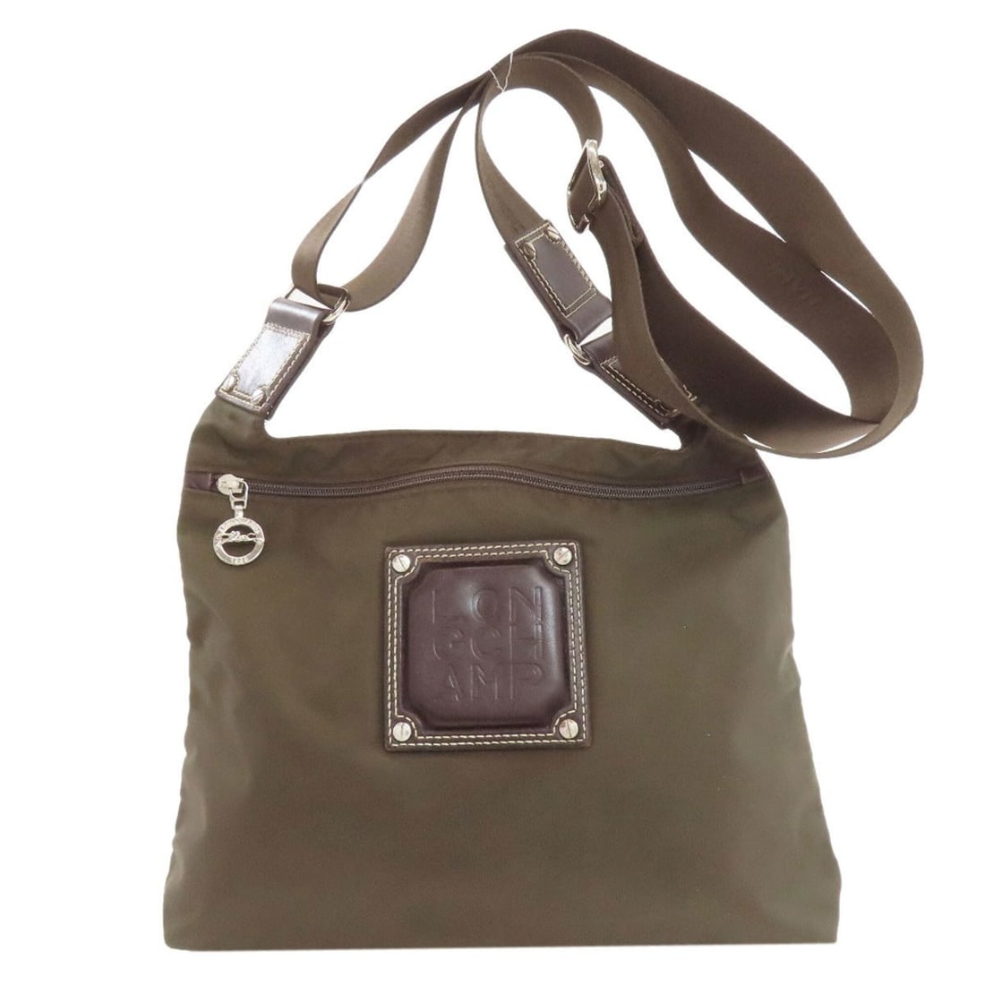 Longchamp Logo Shoulder Bag, Nylon, Women's: --- Catalog ---Category: SizeSize (HxWxD): 21.5cm x 27cm x 5cm / 8.46'' x 10.62'' x 1.96''Category: DesignType: Shoulder bagColor: KhakiGender: WomenMaterial: Nylon Category: GeneralBrand: Longchamp--