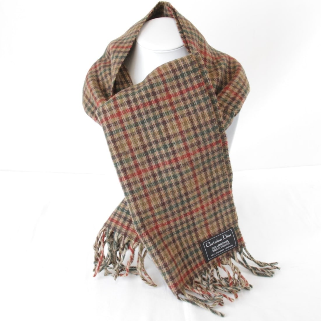 Christian Dior check pattern 100% lamb's wool scarf, brown, 100g, women's.: --- Catalog ---Category: SizeSize (LxW): 1.34m x 31cm / 52.75'' x 12.2''Category: DesignType: StoleColor: BrownGender: WomenMaterial: Wool Category: GeneralBrand: Christian DiorCountry of Origin: Unit