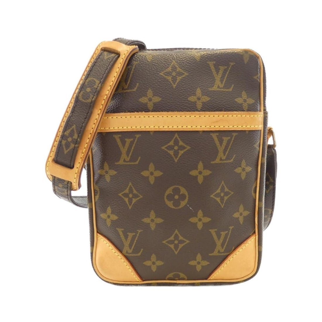 Louis Vuitton Monogram Danube M45266 Shoulder Bag: --- Catalog ---Category: SizeSize (HxWxD): 21cm x 15cm x 5cm / 8.26'' x 5.9'' x 1.96''Category: DesignType: Shoulder bagColor: MarronGender: WomenMaterial: Coated canvas Hardware Color: GoldCategory: