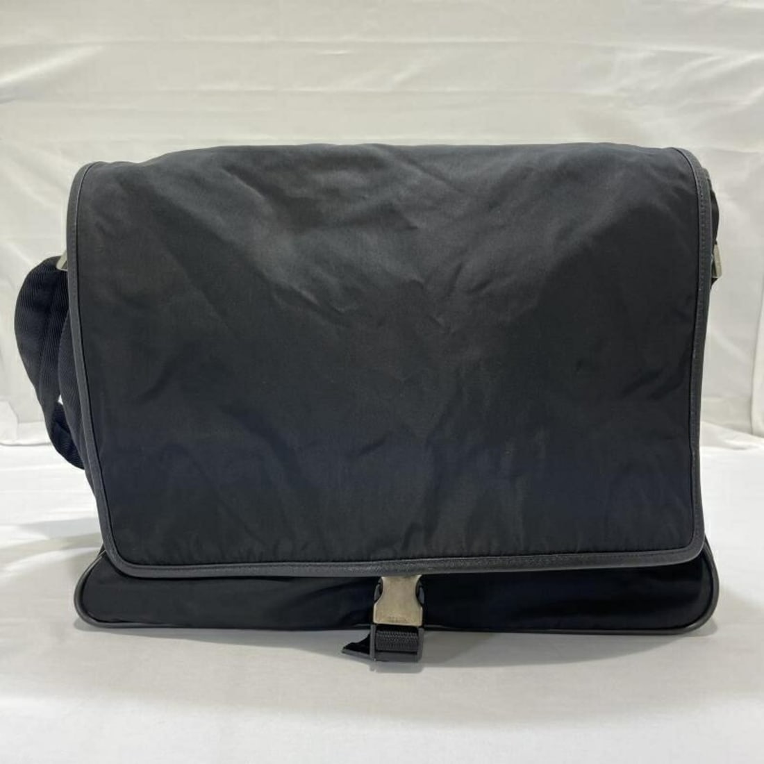 PRADA Triangle Tag Nylon Shoulder Bag Black Prada: --- Catalog ---Category: SizeSize (HxWxD): 33cm x 36cm x 11cm / 12.99'' x 14.17'' x 4.33''Category: DesignType: Shoulder bagColor: BlackGender: Women,MenMaterial: Nylon Category: GeneralBrand: PradaCo