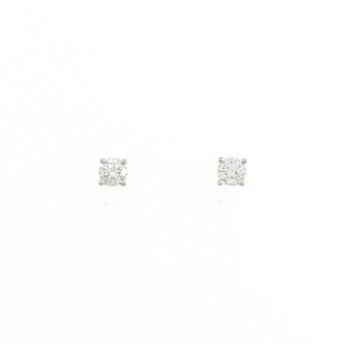 Tiffany Solitaire Earrings: --- Catalog ---Category: SizeSize (HxWxD): 3.40mm x 3.40mm / 0.13'' x 0.13''Category: DesignType: Stud earringsStone: DiamondGender: WomenMaterial: Platinum 950Category: GeneralBrand: Tiffany--- Item 