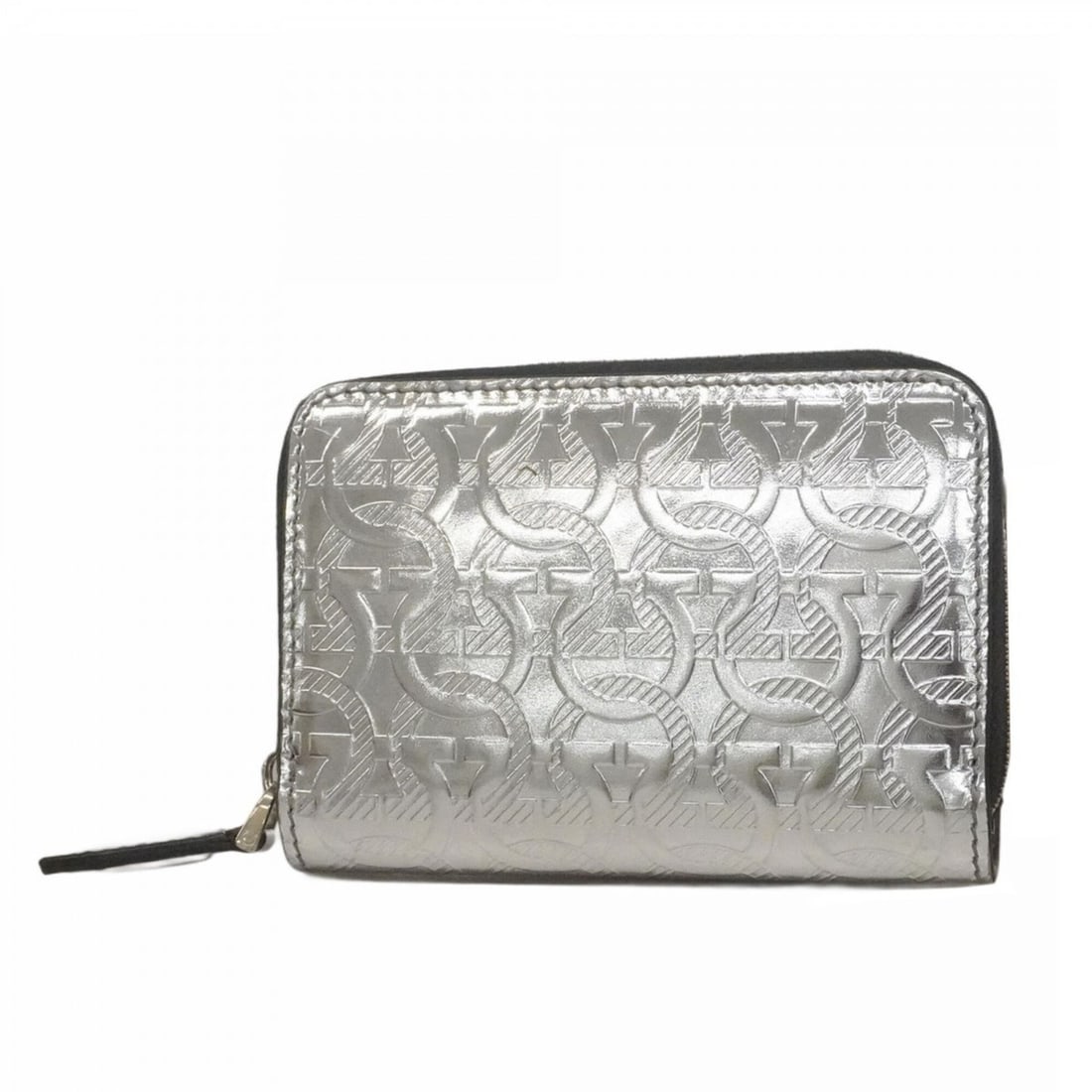 Salvatore Ferragamo wallet/coin case, Gancini leather, silver, women's.: --- Catalog ---Category: SizeSize (HxWxD): 8.5cm x 11.5cm x 2cm / 3.34'' x 4.52'' x 0.78''Category: DesignType: Coin purse/coin caseColor: SilverGender: WomenMaterial: Leather Category: GeneralBrand: 