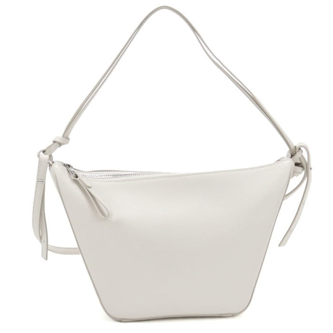 LOEWE (Loewe) Shoulder Bag, Hobo Bag Mini, 2-Way, Hammock, Women's, White: --- Catalog ---Category: SizeSize (HxWxD): 16cm x 15cm x 9cm / 6.29'' x 5.9'' x 3.54''Category: DesignType: Shoulder bagColor: WhiteGender: WomenMaterial: Leather Hardware Color: SilverLeather/Fur Typ