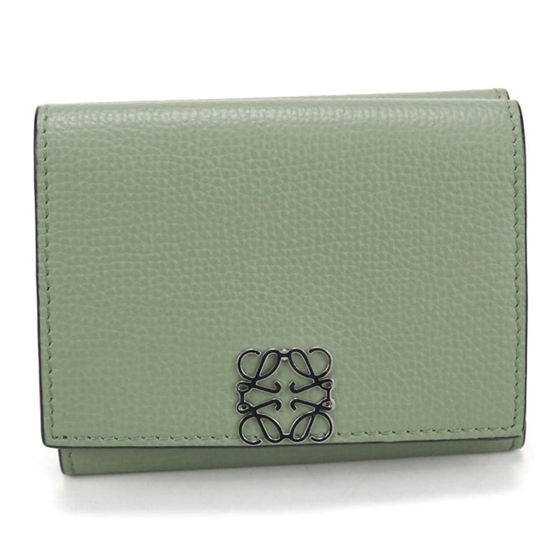 LOEWE Trifold Wallet C821TR2X02 Anagram Women's Green: --- Catalog ---Category: SizeSize (HxWxD): 8cm x 10cm x 2.5cm / 3.14'' x 3.93'' x 0.98''Category: DesignType: Wallet (tri-fold)Color: GreenGender: WomenMaterial: Leather Leather/Fur Type: CalfskinCate