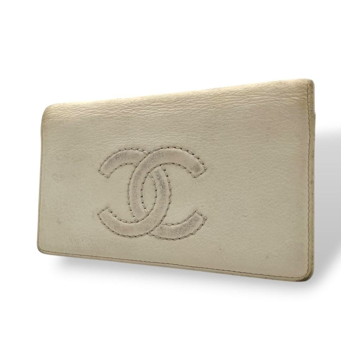 CHANEL Bi-fold Long Wallet, Ivory, Coco Mark CC Logo, Silver Hardware, Women's, M5: --- Catalog ---Category: SizeSize (HxWxD): 10.5cm x 18cm x 2cm / 4.13'' x 7.08'' x 0.78''Category: DesignType: Long wallet (bi-fold)Color: IvoryGender: WomenMaterial: Leather Category: GeneralBrand: C