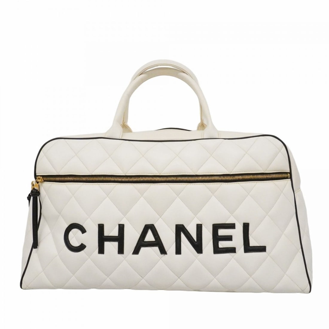 Chanel Bag - Boston Matelassé Lambskin White Women's P2740909: --- Catalog ---Category: SizeSize (HxWxD): 27cm x 47cm x 15cm / 10.62'' x 18.5'' x 5.9''Category: DesignType: Boston bagColor: WhiteGender: WomenMaterial: Leather Hardware Color: GoldLeather/Fur Type: